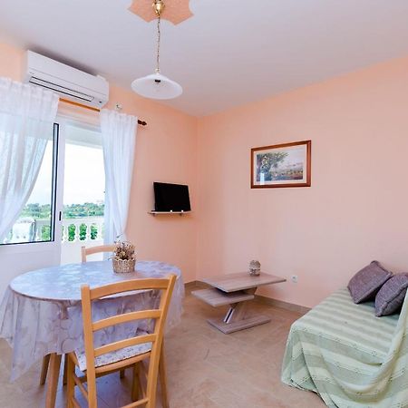 Apartments Marijana Banjol Luaran gambar