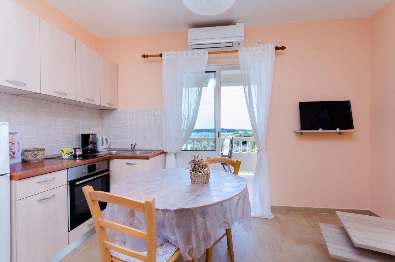 Apartments Marijana Banjol Luaran gambar