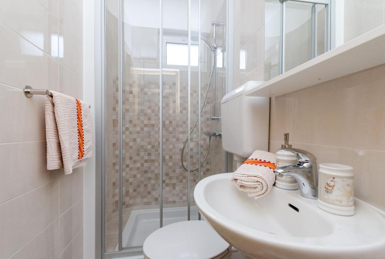 Apartments Marijana Banjol Luaran gambar