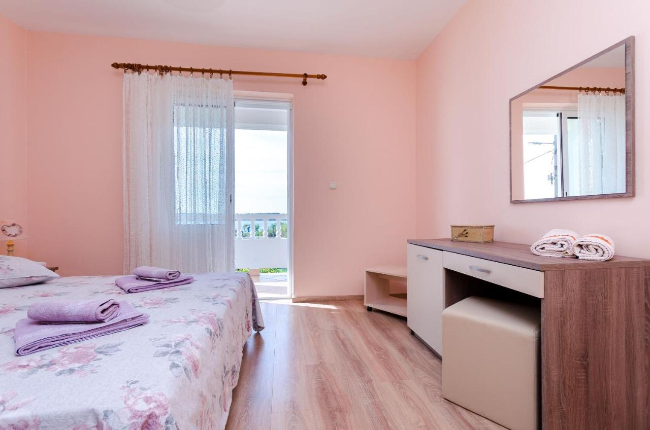Apartments Marijana Banjol Luaran gambar