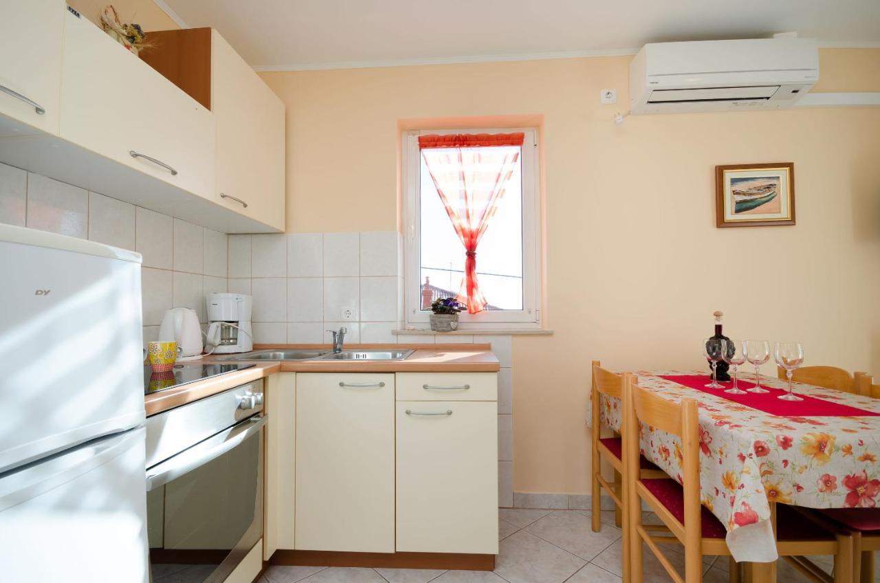Apartments Marijana Banjol Luaran gambar