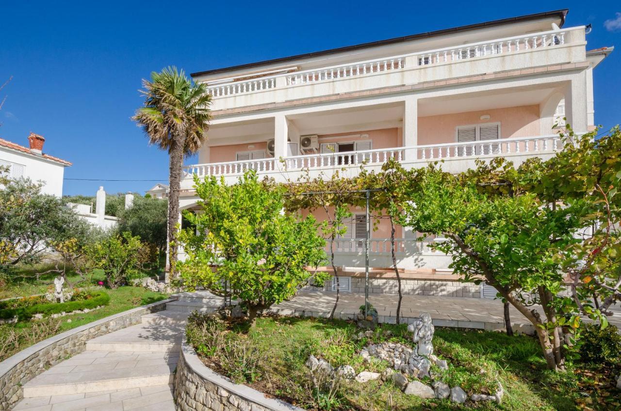Apartments Marijana Banjol Luaran gambar