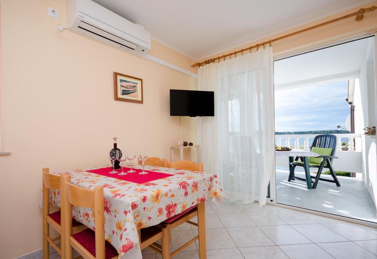 Apartments Marijana Banjol Luaran gambar