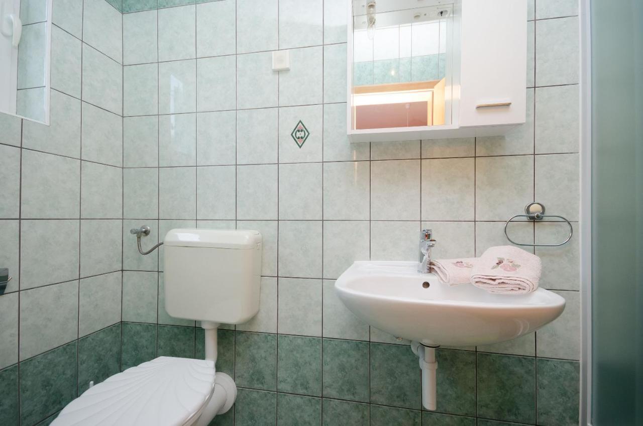 Apartments Marijana Banjol Luaran gambar