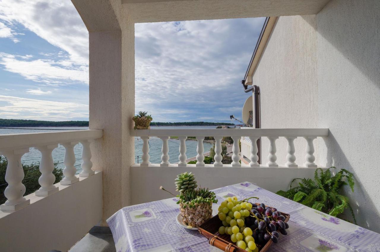 Apartments Marijana Banjol Luaran gambar