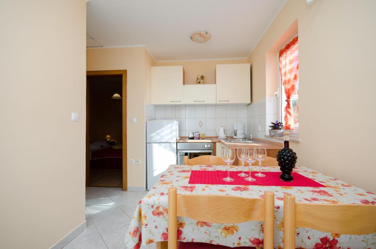 Apartments Marijana Banjol Luaran gambar