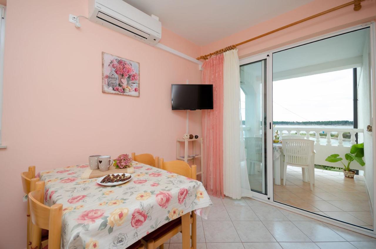 Apartments Marijana Banjol Luaran gambar