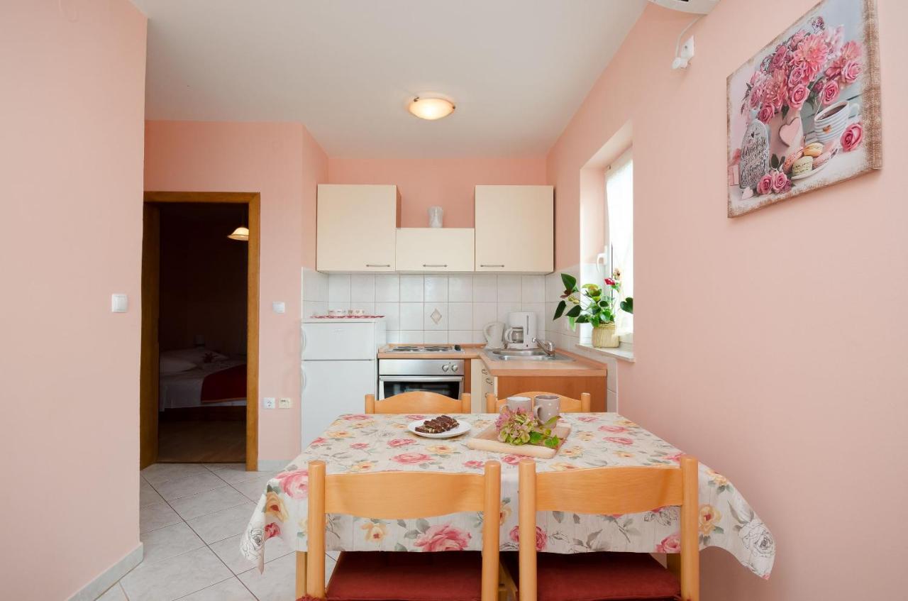 Apartments Marijana Banjol Luaran gambar